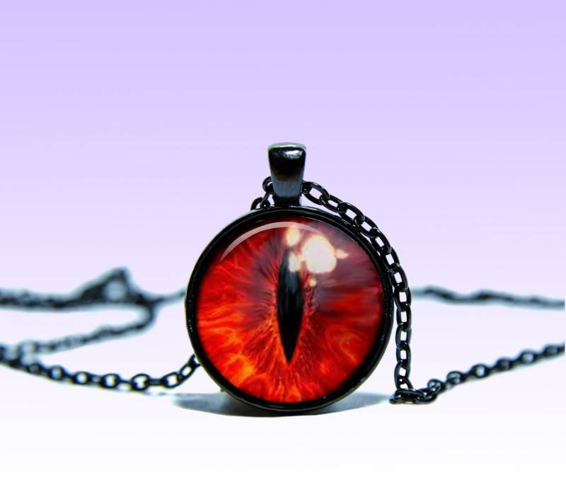 Rotes Auge Des Drachen Anhänger Wolf Halskette Tiere Schmuck Schutz Charm Amulett Rotes Auge Des Drachen Anhänger Wolf Halskette Tiere Schmuck Schutz Charm Amulett von SpacePendant