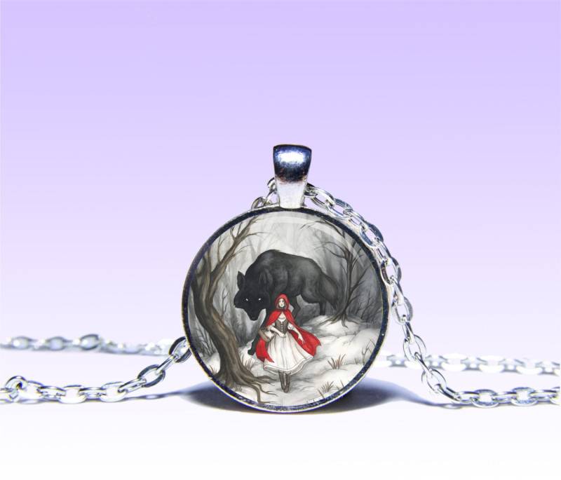 Rotkäppchen-Halskette Vintage-Kunstanhänger, Wolf-Amulett Rotkäppchen-Halskette Vintage-Kunstanhänger, Wolf-Amulett von SpacePendant