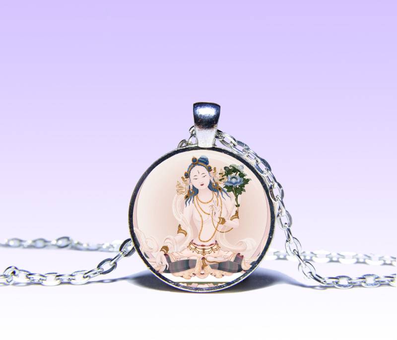Weiße Tara Amulett Halskette Mantra Lotus Charm Anhänger Om Weiße Tara Amulett Halskette Mantra Lotus Charm Anhänger Om von SpacePendant