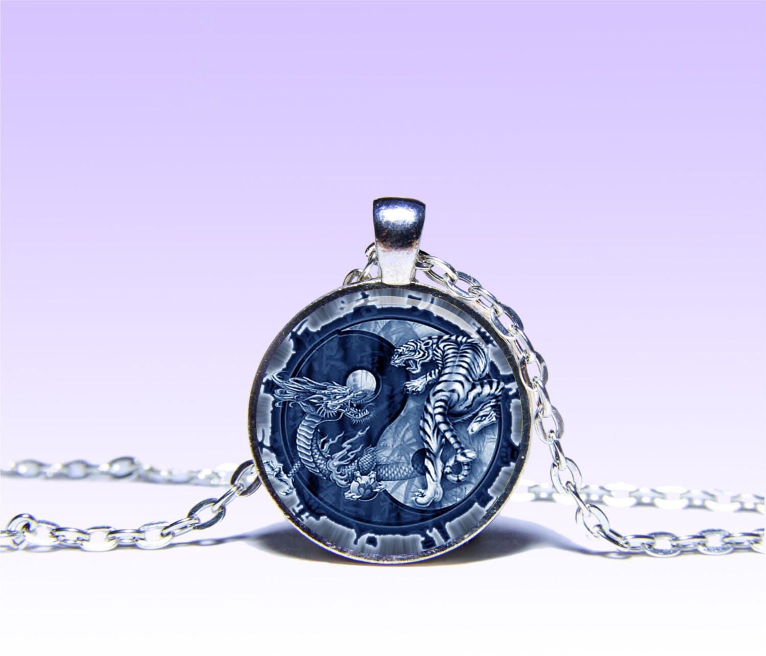 Yin Yang Drachen Und Tiger Anhänger Halskette Sternzeichen Schmuck Charm Yin Yang Drachen Und Tiger Anhänger Halskette Sternzeichen Schmuck Charm von SpacePendant