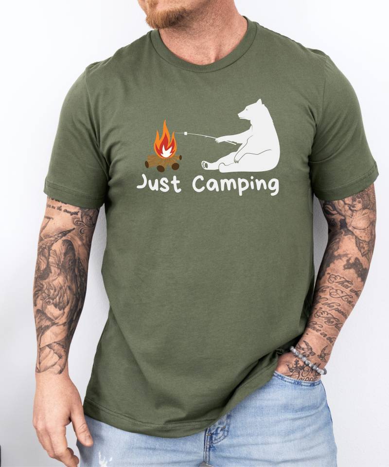Camping T-Shirts, Camp, Camp Fire, Clothing, Bear, Bear T-Shirts, Fire T-Shirt, Gear, Relax, Marshmallow Camping T-Shirts, Camp, Camp Fire, Clothing, Bear, Bear T-Shirts, Fire T-Shirt, Gear, Relax, Marshmallow von SpacemanRobin