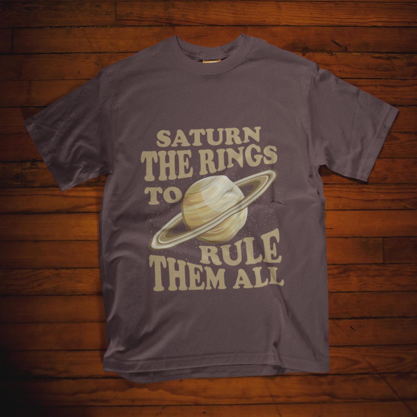 Nasa Weltraum Shirt, Planet Saturn T-Shirt, Ringe, Um Sie Alle Zu Regieren Astronomie Grafik Weltraum-Liebhaber Geschenk, Geek Wear Nasa Weltraum Shirt, Planet Saturn T-Shirt, Ringe, Um Sie Alle Zu Regieren Astronomie Grafik Weltraum-Liebhaber Geschenk, Geek Wear von Spacepacas