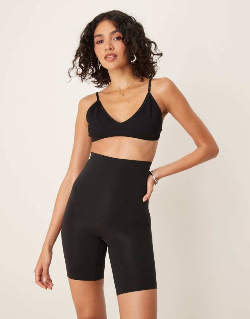 SPANXsculpt - Seamless Power - Nahtlose Shorts in Schwarz mit hohem Bund von Spanx