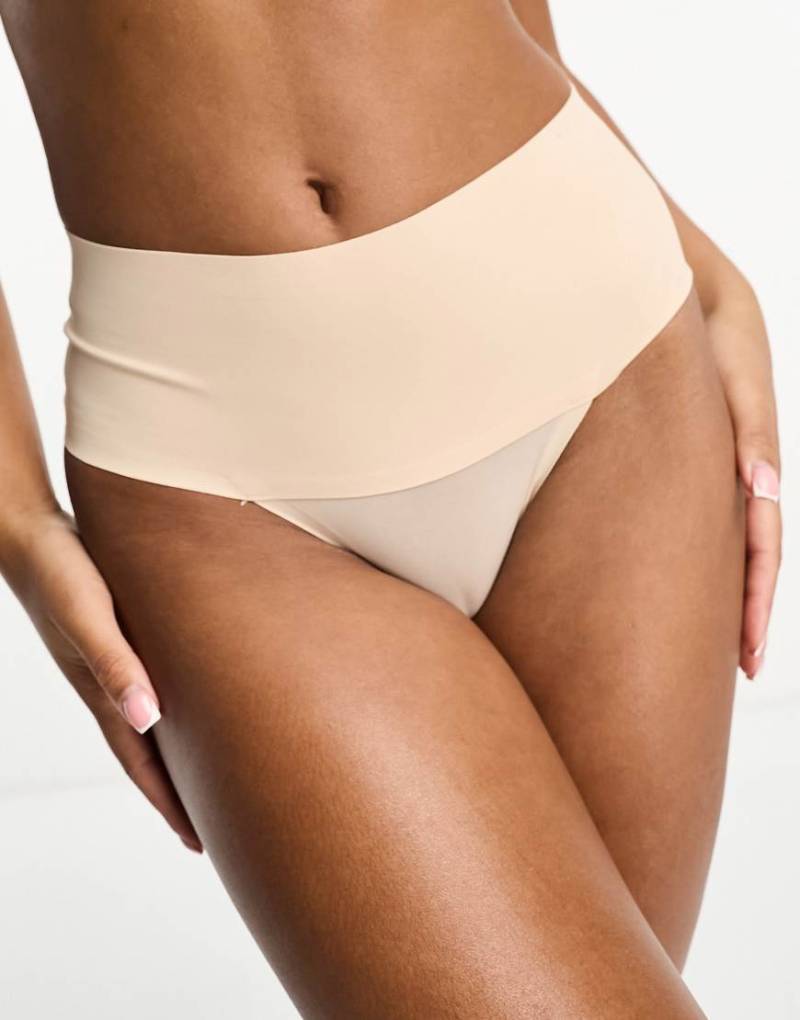 SPANXsupersmooth - Undietectable - Nicht sichtbarere Tanga in Beige-Neutral von Spanx