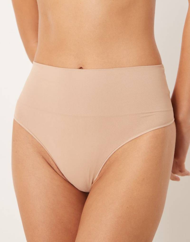 Spanx - Extraordinary - Formender Tanga in Hellbeige-Neutral von Spanx