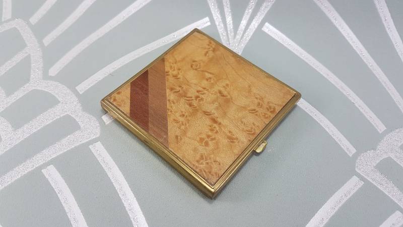 Vintage Jaquet Intarsien Wood Compact Powder & Rouge Vintage Jaquet Intarsien Wood Compact Powder & Rouge von SpareOomVintage