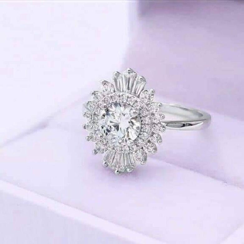 starburst Rundschnitt Moissanite Verlobungsring, Halo Mit 14K Weißgold Ring, Cluster Hochzeitsgeschenk Für Frauen von SparkJewelryStudio