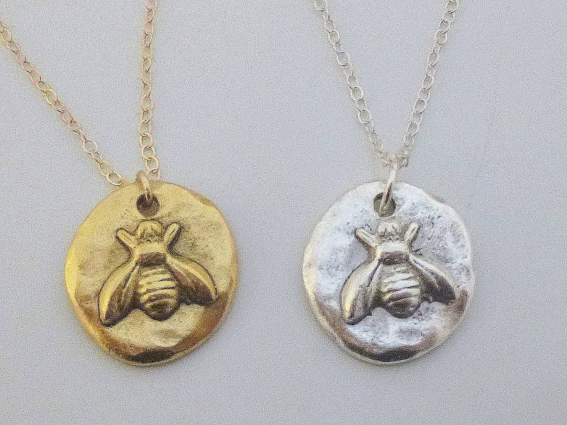 Biene Halskette, Anhänger, Gold-Biene Schmuck Sterling Silber Bee Honigbiene Halskette Bumble Charm Anhänger Geburtstag Biene Halskette, Anhänger, Gold-Biene Schmuck Sterling Silber Bee Honigbiene Halskette Bumble Charm Anhänger Geburtstag von Sparkklingjewels