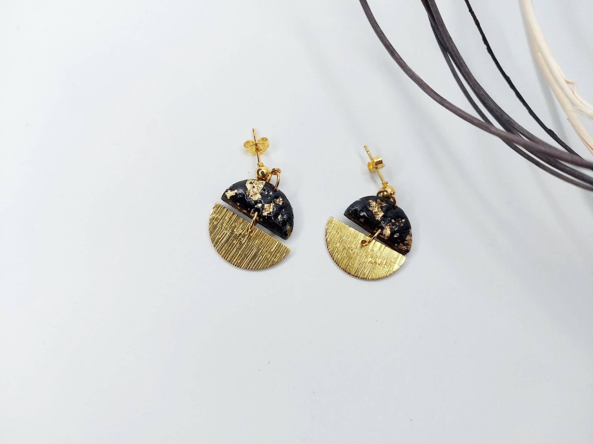 Handgemachte Ohrringe Ton Geschenk Für Frauen Messing Schwarz Benutzerdefinierte Hängende Baumeln Mond Gold Schwarze Elegante Marmor von SparkleAndShineByD
