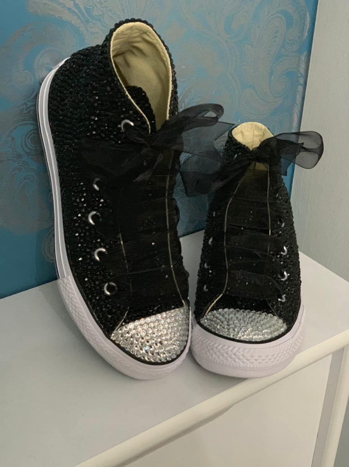 Schwarze Hohe Top-Kristall Converse von SparkleManiaBoutique