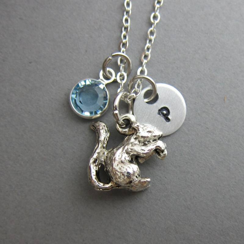 Baby Eichhörnchen Halskette - Handgestempelter Personalisierter Anfangsname, Swarovski Kristall Geburtsstein von SparkleMod