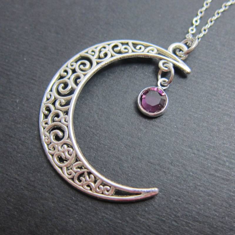 Crescent Moon Halskette - Personalisierter Anfangsname, Individueller Swarovski Kristall Geburtsstein von SparkleMod