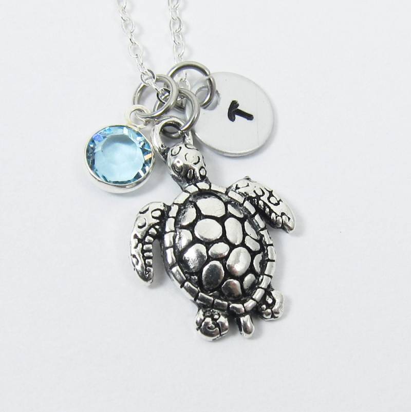 Meeresschildkröte Halskette - Personalisierter Anfangsname, Individueller Swarovski Kristallkanal Geburtsstein von SparkleMod