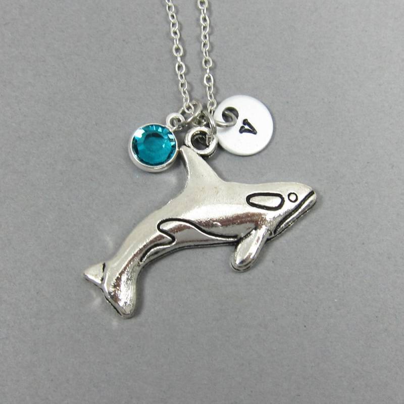 Orca-Wal-Halskette - Personalisierter Anfangsname, Individueller Swarovski-Kristall-Geburtsstein von SparkleMod