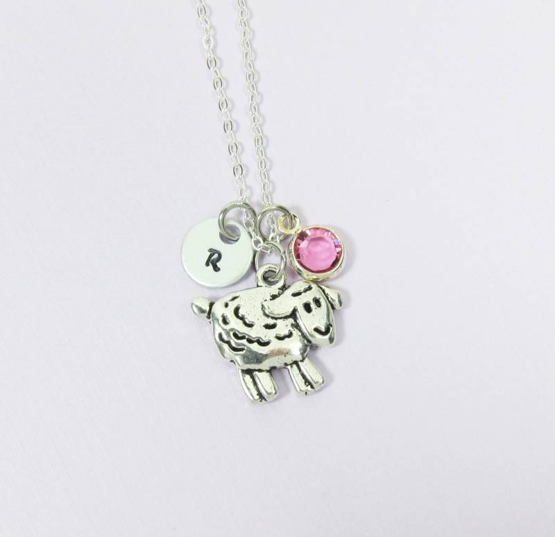 Schaf Halskette - Personalisierte Kleines Schaf, Lamm Mit Handgestempelter Initiale Und Geburtsstein von SparkleMod