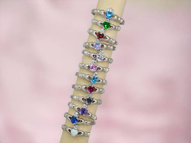 sterling Silber Kinder Kleines Cz Herz Simulierter Birthstone Claddagh Ring sterling Silber Kinder Kleines Cz Herz Simulierter Birthstone Claddagh Ring von SparkleNJade