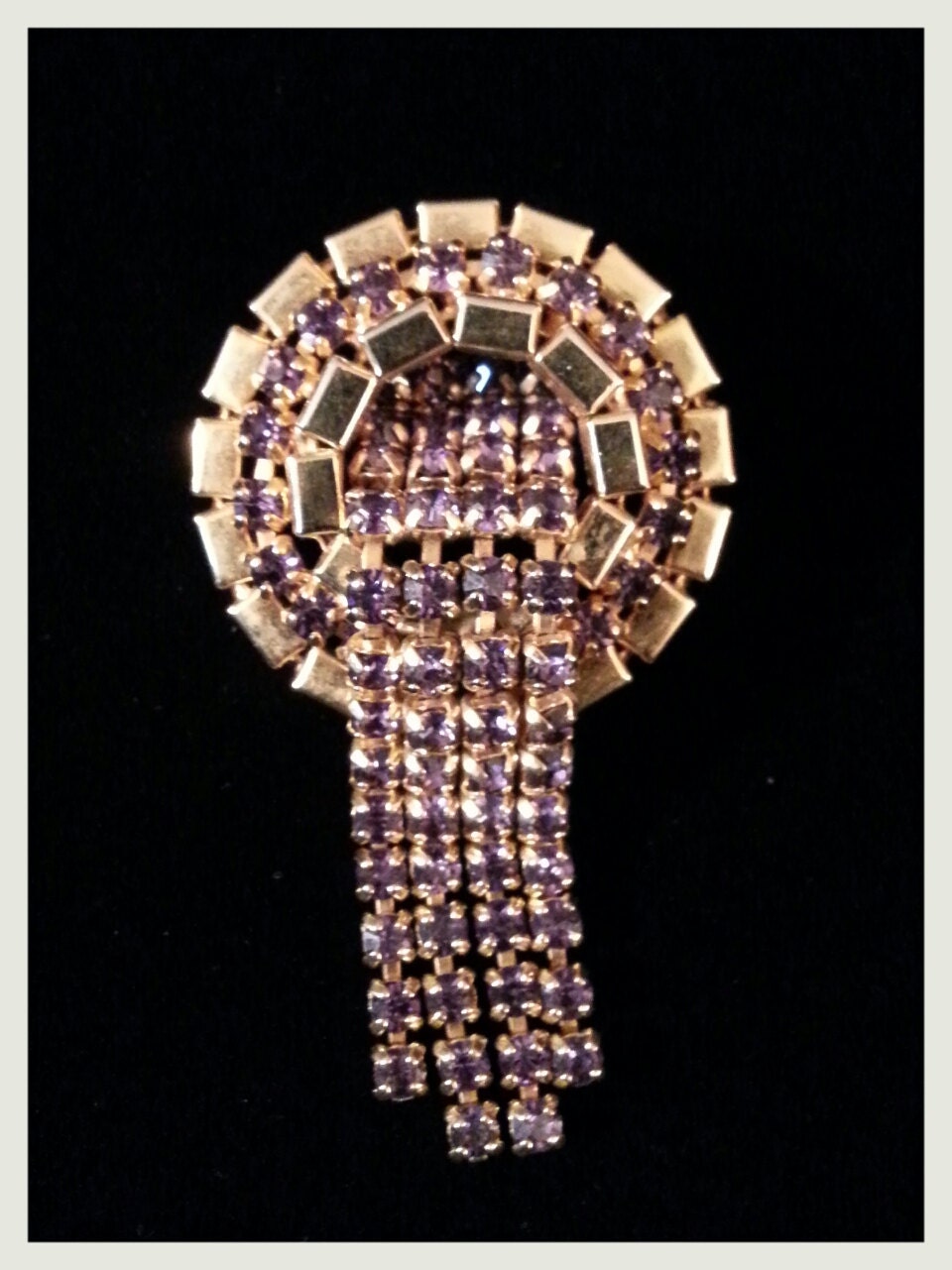 Amethyst Strass Und Goldtone Brosche Amethyst Strass Und Goldtone Brosche von SparkleShineVintage