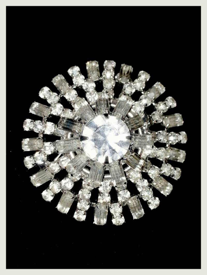 Funkeln Sie Und Leuchten Vintage Bold & Beautiful Strass Brosche Funkeln Sie Und Leuchten Vintage Bold & Beautiful Strass Brosche von SparkleShineVintage