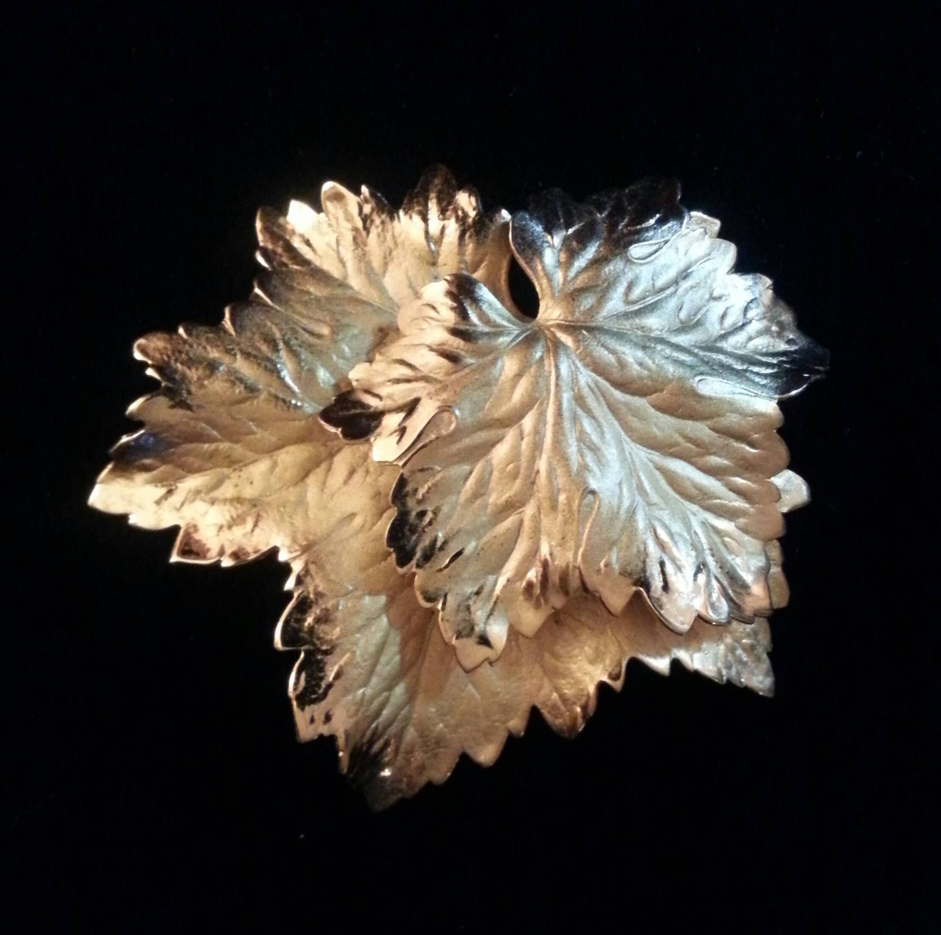 Zwei Ahornblätter Napier Brosche Zwei Ahornblätter Napier Brosche von SparkleShineVintage