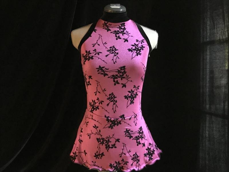 Rosa Und Schwarzes Samt Eis/Eiskunstlauf Kleid Mädchen Small, Medium, Large Erwachsene Sm 4 - 6 von SparkleSkatewear