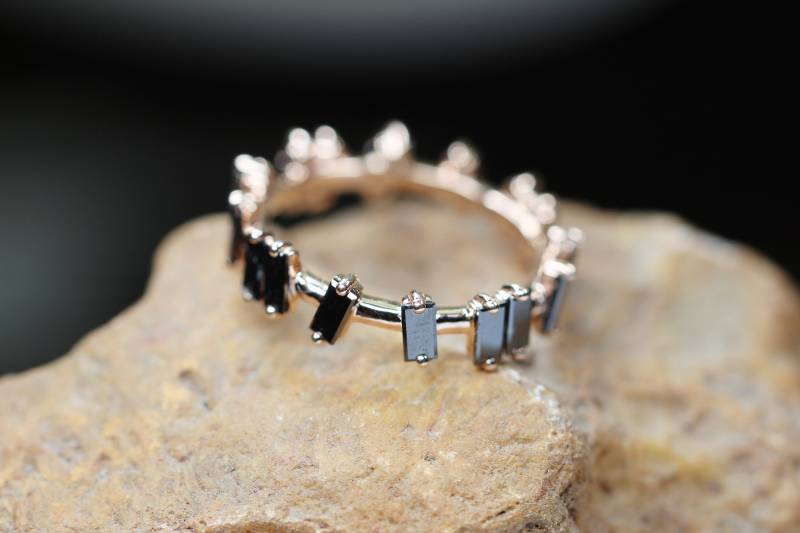 10K Salz Und Pfeffer Diamant Ring| Verlobungsring| Baguette Stapelring| Stapelring von Sparklegemsshop