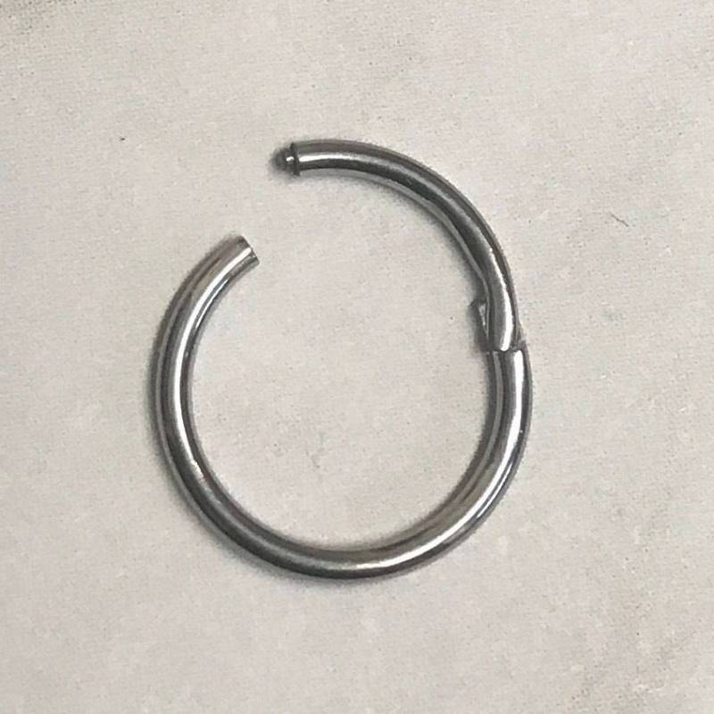 Titan Klapp Clicker Segmentring | 0, 8mm - 1, 6mm 20G 14G Uk Verkäufer Septum Ring Helix Daith Hoop Ohrknorpel Lip Nasenpiercing von SparklesbySaara