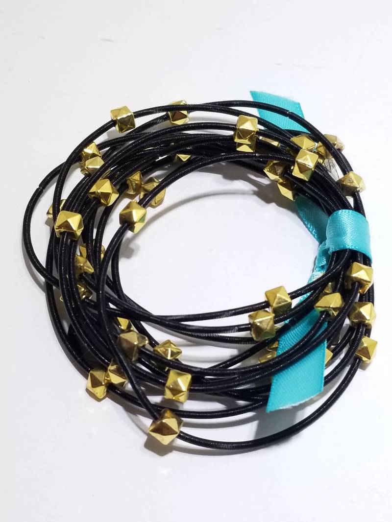 Bee Charming Sugar Ny Klavierdraht Ohrstecker Armband, Schwarz, Silber, Bronze, Hämatit Bee Charming Sugar Ny Klavierdraht Ohrstecker Armband, Schwarz, Silber, Bronze, Hämatit von Sparklesplendor