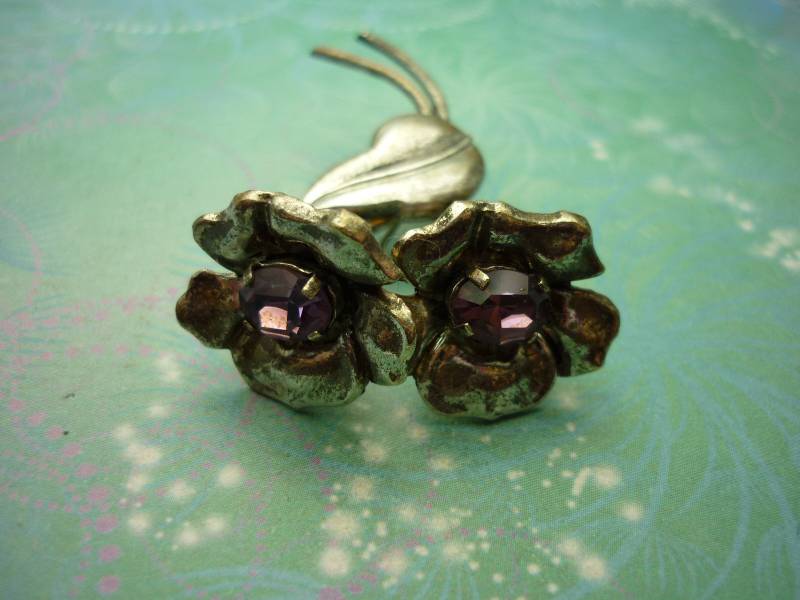 Vintage Elegance Blumen Brosche - Lila Schmuck Einzigartiges Geschenk Muttertagsgeschenk Vintage Elegance Blumen Brosche - Lila Schmuck Einzigartiges Geschenk Muttertagsgeschenk von SparklingDragonDesgn