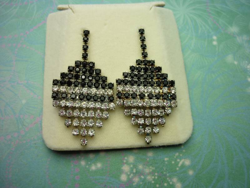 Vintage Kristall Ohrringe - Jet Black Crystals Vintage Kristall Ohrringe - Jet Black Crystals von SparklingDragonDesgn
