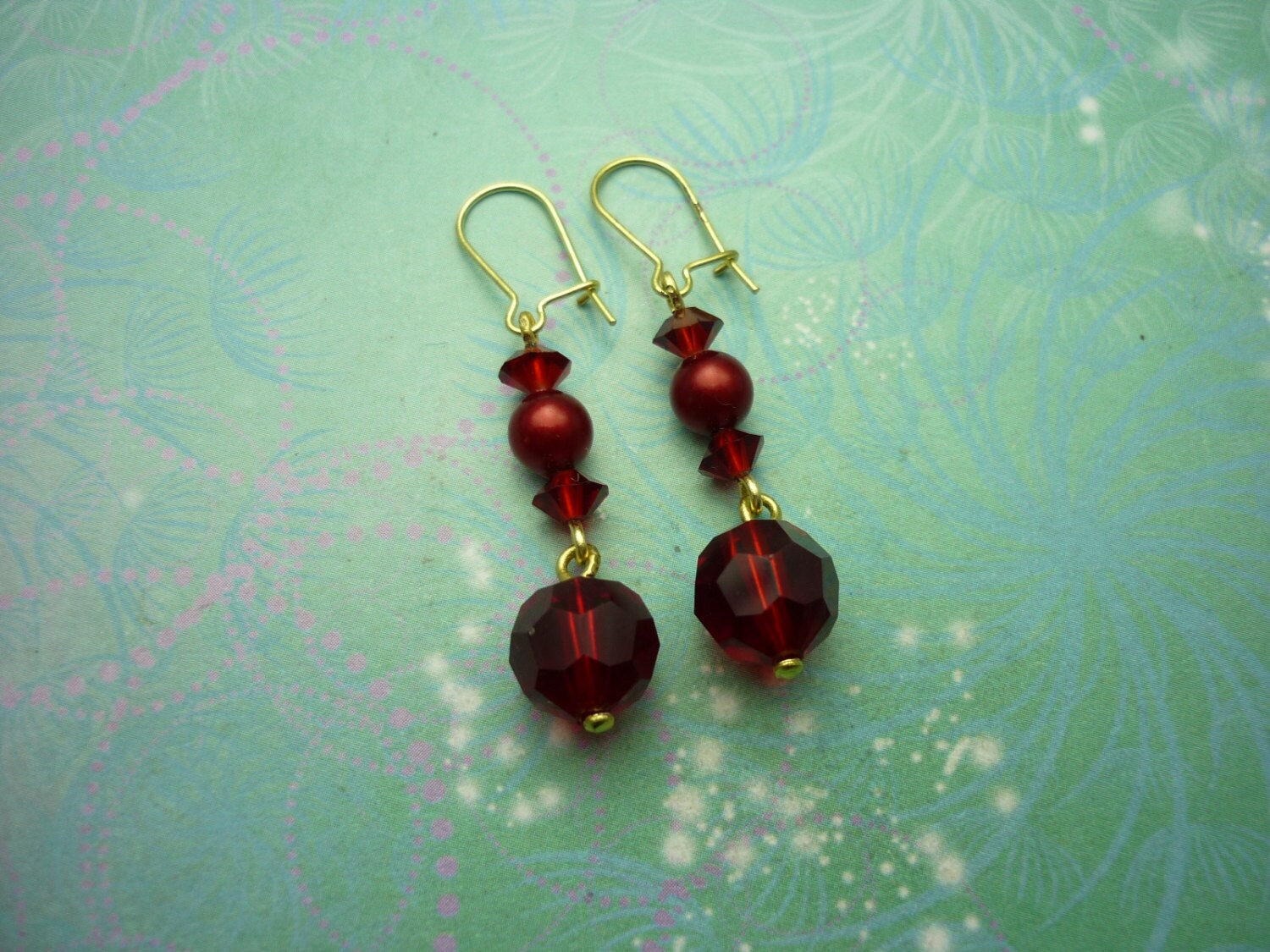 Vintage Ohrringe - Rote Glasperlen Vintage Ohrringe - Rote Glasperlen von SparklingDragonDesgn