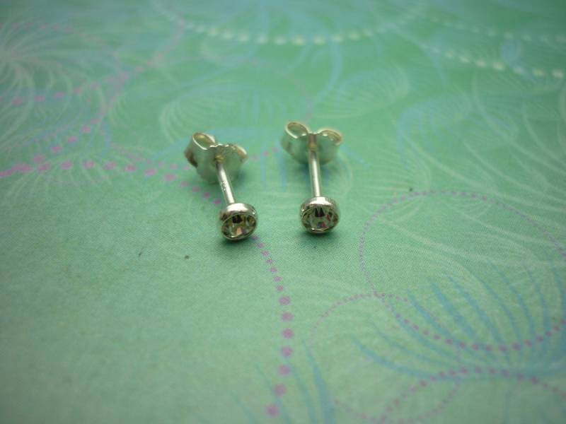 Vintage Sterling Silber Ohrringe 3mm Zirkonia Ohrstecker von SparklingDragonDesgn