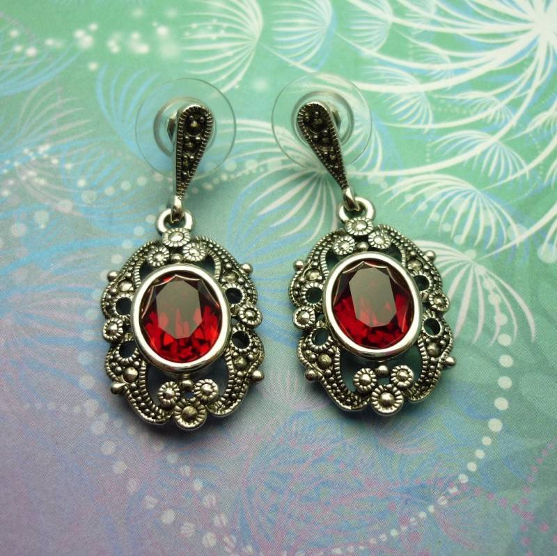 Vintage Sterling Silber Ohrringe - Rote Kristalle Vintage Sterling Silber Ohrringe - Rote Kristalle von SparklingDragonDesgn