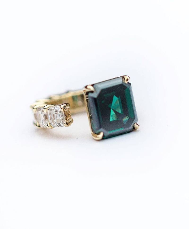Grün Asscher Cut Lab Diamant 14K Solid Gold Solitaire Ring | Jubiläumsgeschenk Für Frau Designer Open Gap Stapelbarer Frauen von SparklingEdgeJewelry