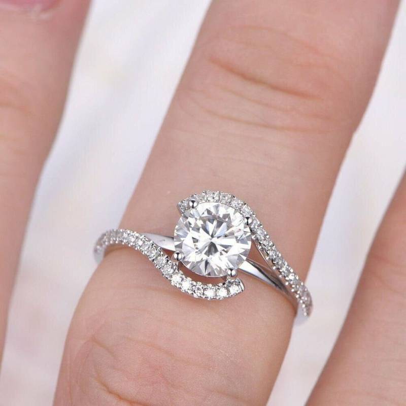Zertifizierter 1.10Ct Weißer Runder Diamant Im Labor Gewachsener 14K Solid Gold Solitaire Mit Gespanntem Ehering | Jahrestag Geschenk Für Frau von SparklingEdgeJewelry