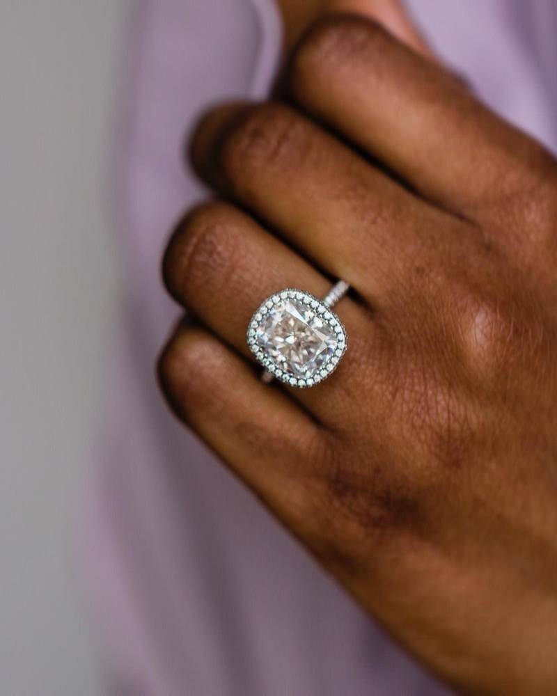 Zertifizierter 1Ct Weißer Kissenschliff Labor Gewachsener Diamant 14K Solidem Gold Halo-Ehering | Jahrestag Geschenk Für Frau Besonderen Anlass Ring von SparklingEdgeJewelry