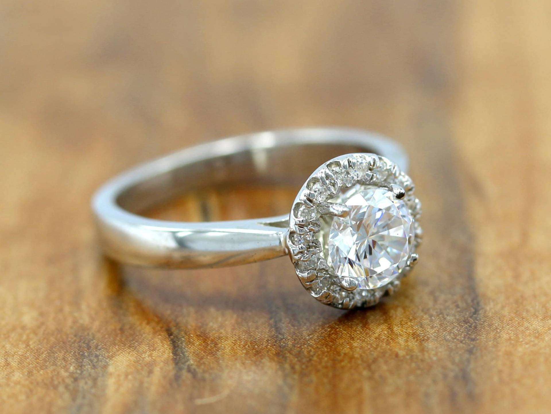 Art Deco 1Ct Simulierter Diamant Halo Sterlingsilber Verlobungsring - Größe 6 1/4 Art Deco 1Ct Simulierter Diamant Halo Sterlingsilber Verlobungsring - Größe 6 1/4 von SparklingOrchidLA