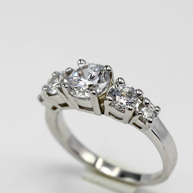 Art Deco Sterling Silber Verlobungsring Mit 5 Steinen - Größe 13 Art Deco Sterling Silber Verlobungsring Mit 5 Steinen - Größe 13 von SparklingOrchidLA