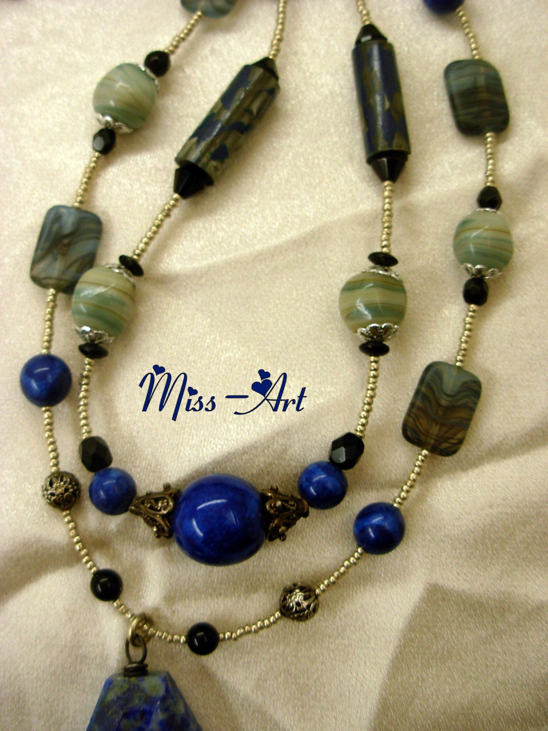Denim Blau Lapislazuli Artglass Sterling Silber Beadcaps Kette Quaste Anhänger Halskette Ooak Miss-Kunst Sparklingtreasures2U Denim Blau Lapislazuli Artglass Sterling Silber Beadcaps Kette Quaste Anhänger Halskette Ooak Miss-Kunst Sparklingtreasures2U von SparklingTreasures2U