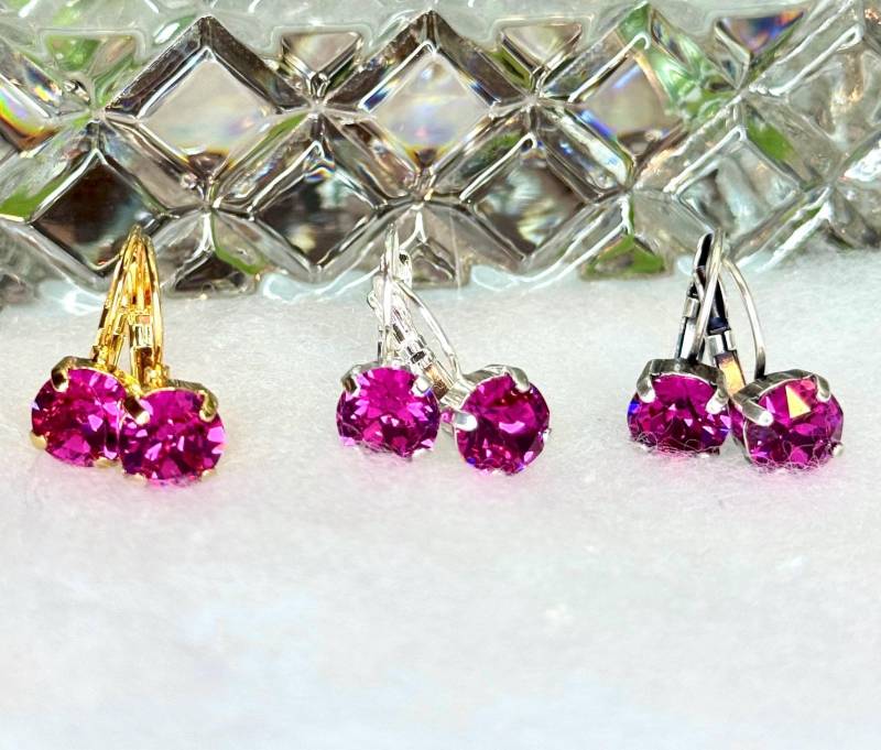 Fuchsia Swarovski Kristall Ohrringe, 8 Mm Runde Chaton Kristall, Prong Set in Silber, Gold Oder Antike Versilberte Ohrringe von SparklyBlingyThings