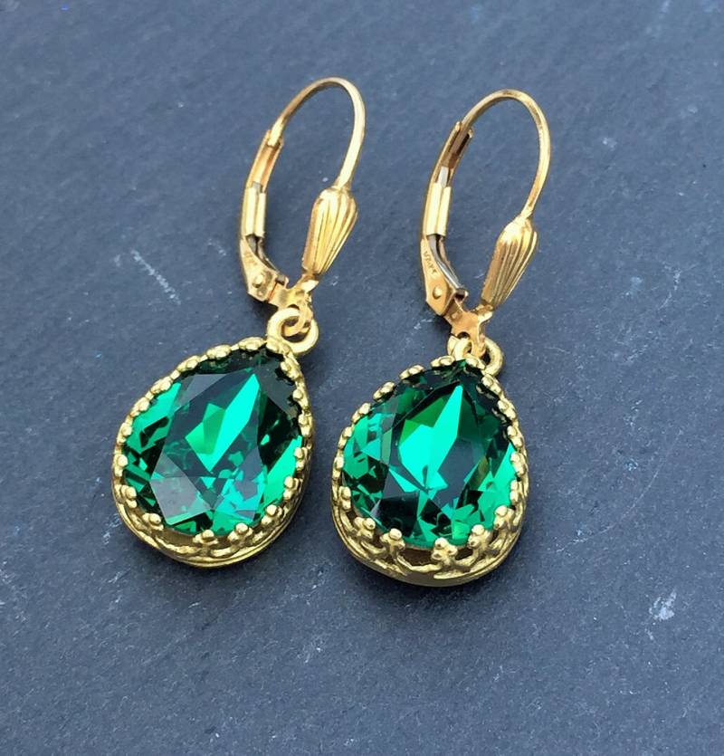 Smaragd Swarovski Kristall Ohrringe Gold Crown Pear Drop, May Birthstone von SparklyBlingyThings