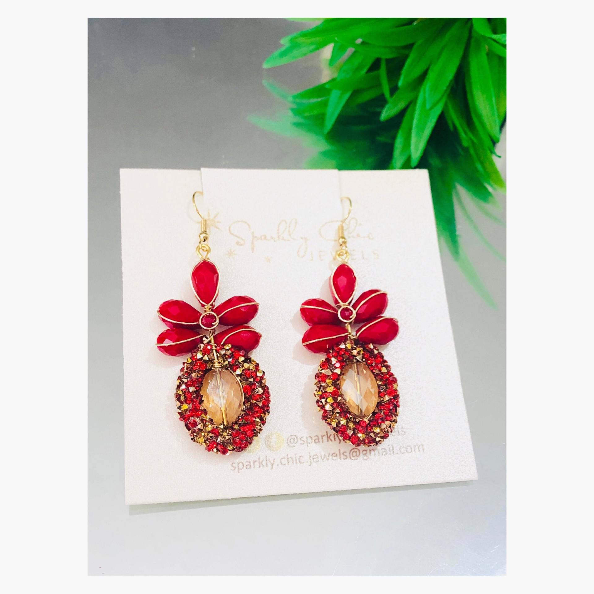 Glitzer Kristall Ohrringe, Rote Geschenk Für Sie, Funkelnde Elegante Blumen Ohrringe von SparklyChicJewels