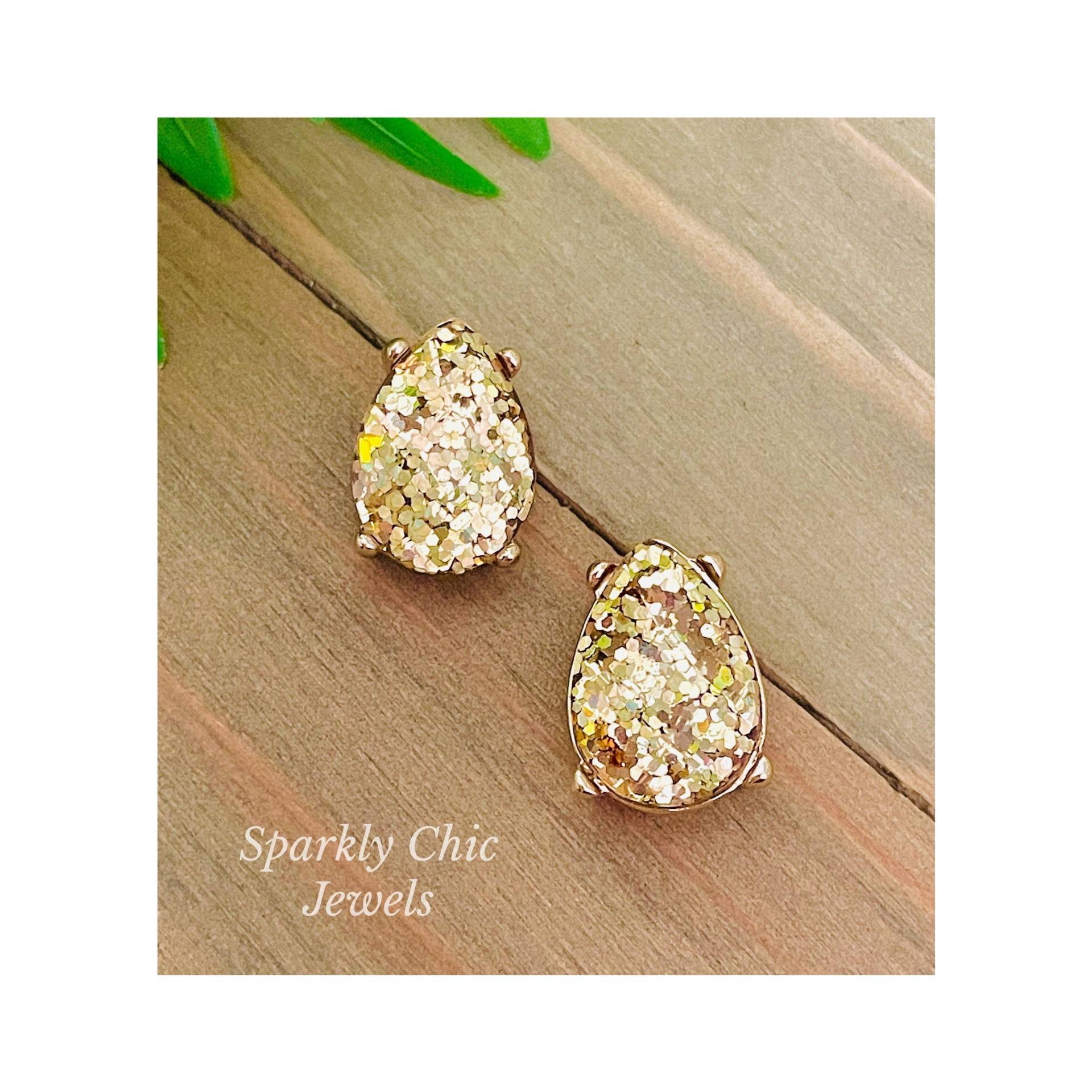 Gold Glitter Teardrop Ohrringe, Ohrstecker, Goldohrringe, Glitzernde Goldschmuck von SparklyChicJewels