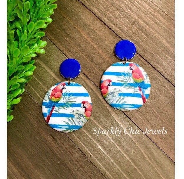Papagei Kreis Ohrringe, Blaue Papagei, Mode Boho, Sommer Tropisch von SparklyChicJewels