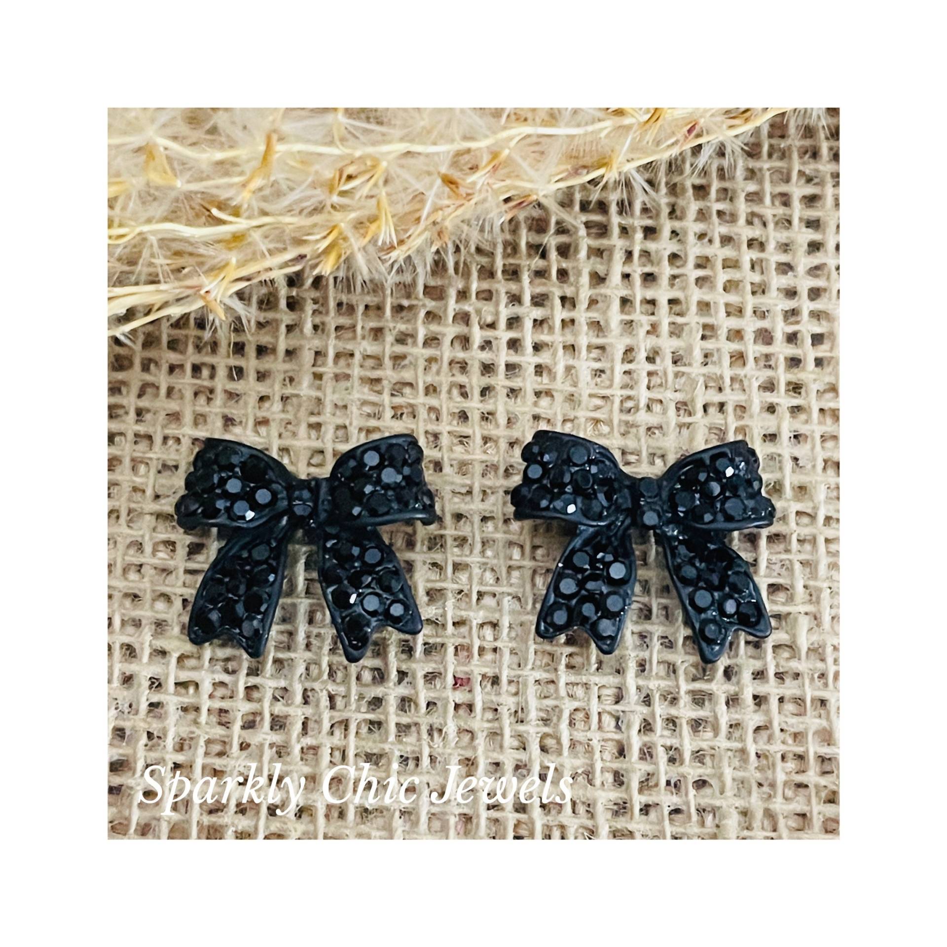 Schwarze Schleife Ohrstecker, Schwarze Funkelnde Ohrringe, Pave Bogen Weihnachtsohrringe, Geschenk Für Sie von SparklyChicJewels