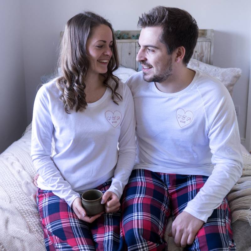 Pärchen Pyjama - Sein Und Ihr Passender Pjöngjungfrauen Set Besticktes Herz Pärchen von SparksAndDaughters