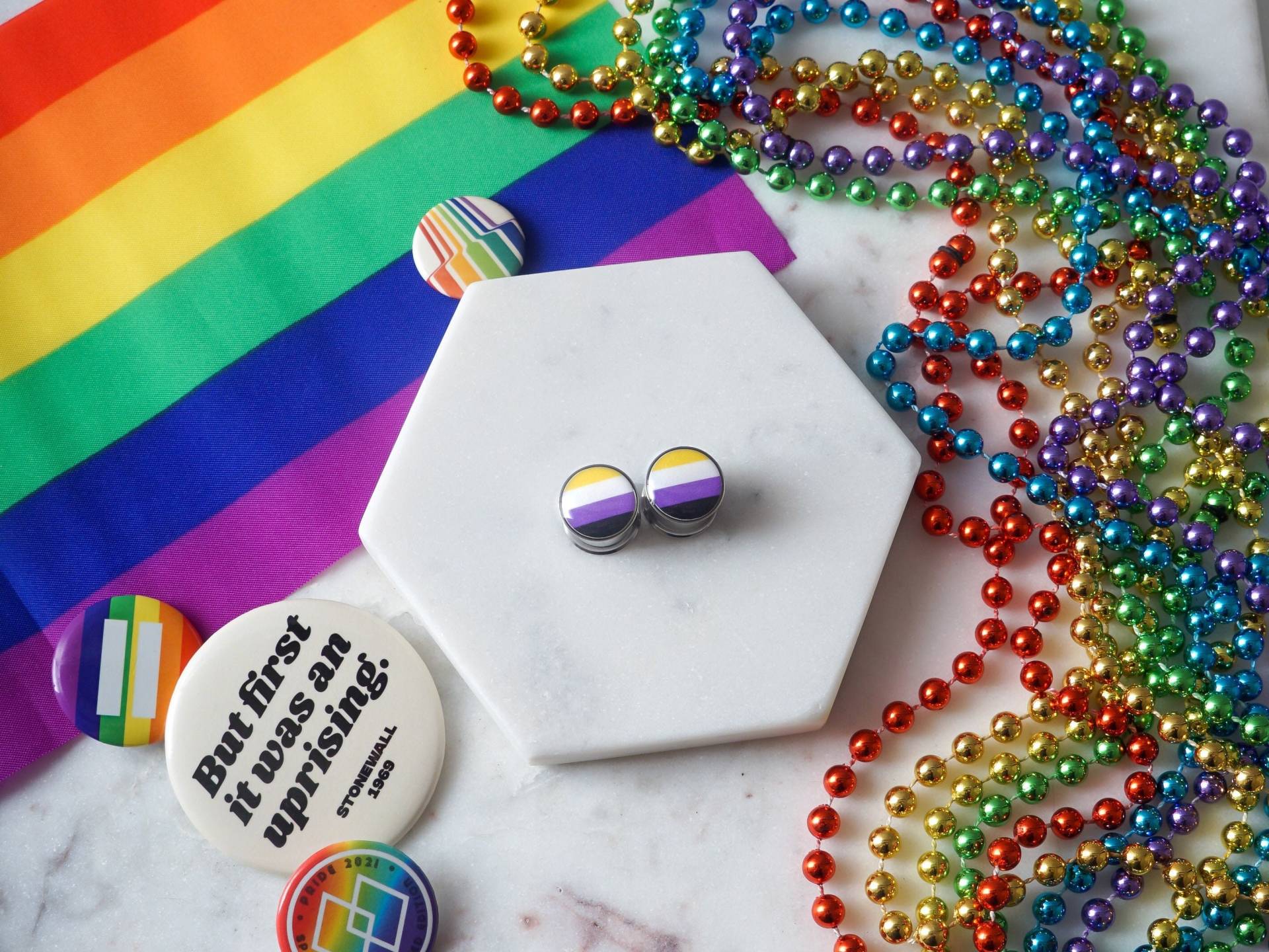 Nonbinary Pride Flag Plugs | Custom Gay Messgeräte Handgemachter Plug Schmuck Double Flare Oder Single Größen Von 0G-1" Nonbinary Pride Flag Plugs | Custom Gay Messgeräte Handgemachter Plug Schmuck Double Flare Oder Single Größen Von 0G-1" von SparqPlugs