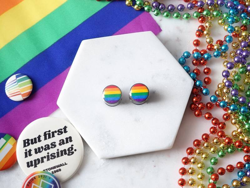 Regenbogen Flagge Plugs | Custom Gay Pride Messgeräte Handgemachter Plug Schmuck Double Flare Oder Single Größen Von 0G-1" von SparqPlugs