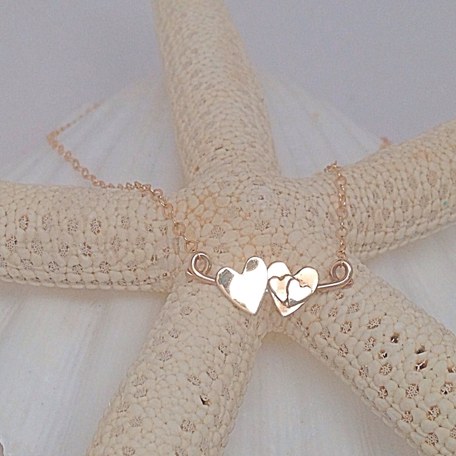 Erwarte Zwillinge Halskette, Schwangerschaft Geschenk-Zwillinge Mutter, 14K Gf Oder Ss Halskette - Mit Geschenkverpackung Erwarte Zwillinge Halskette, Schwangerschaft Geschenk-Zwillinge Mutter, 14K Gf Oder Ss Halskette - Mit Geschenkverpackung von SparrowSeas