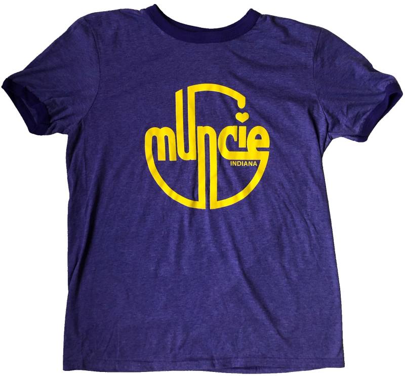 Retro Muncie | Lila/T-Shirt Retro Muncie | Lila/T-Shirt von SpeakMunsee