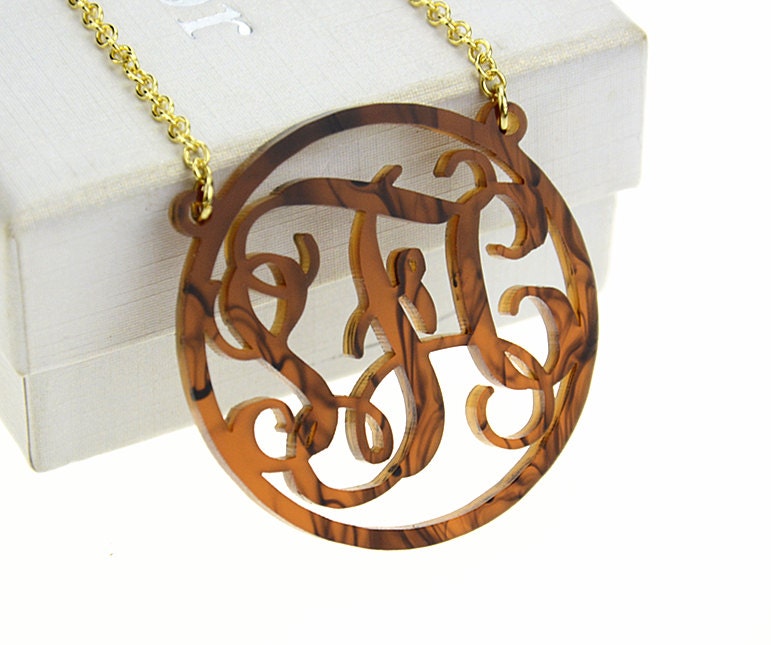 Schildkröte Monogramm Halskette, Kreis Halskette, Monogramm Halskette, Acryl Schmuck, Initialen Halskette, Schmuck N001 Schildkröte Monogramm Halskette, Kreis Halskette, Monogramm Halskette, Acryl Schmuck, Initialen Halskette, Schmuck N001 von SpecialDesignForYou